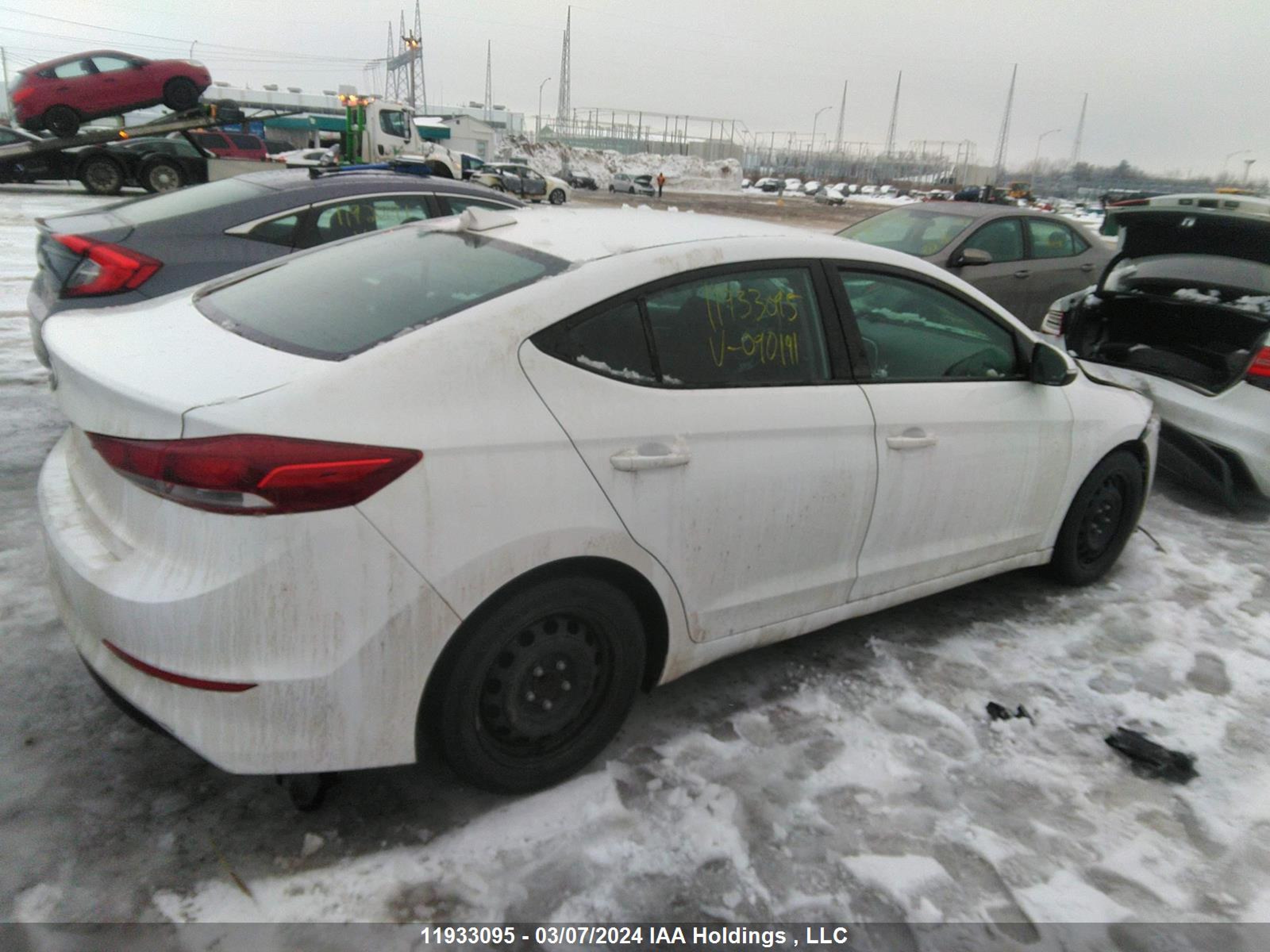 Photo 3 VIN: KMHD84LF6HU090191 - HYUNDAI ELANTRA 