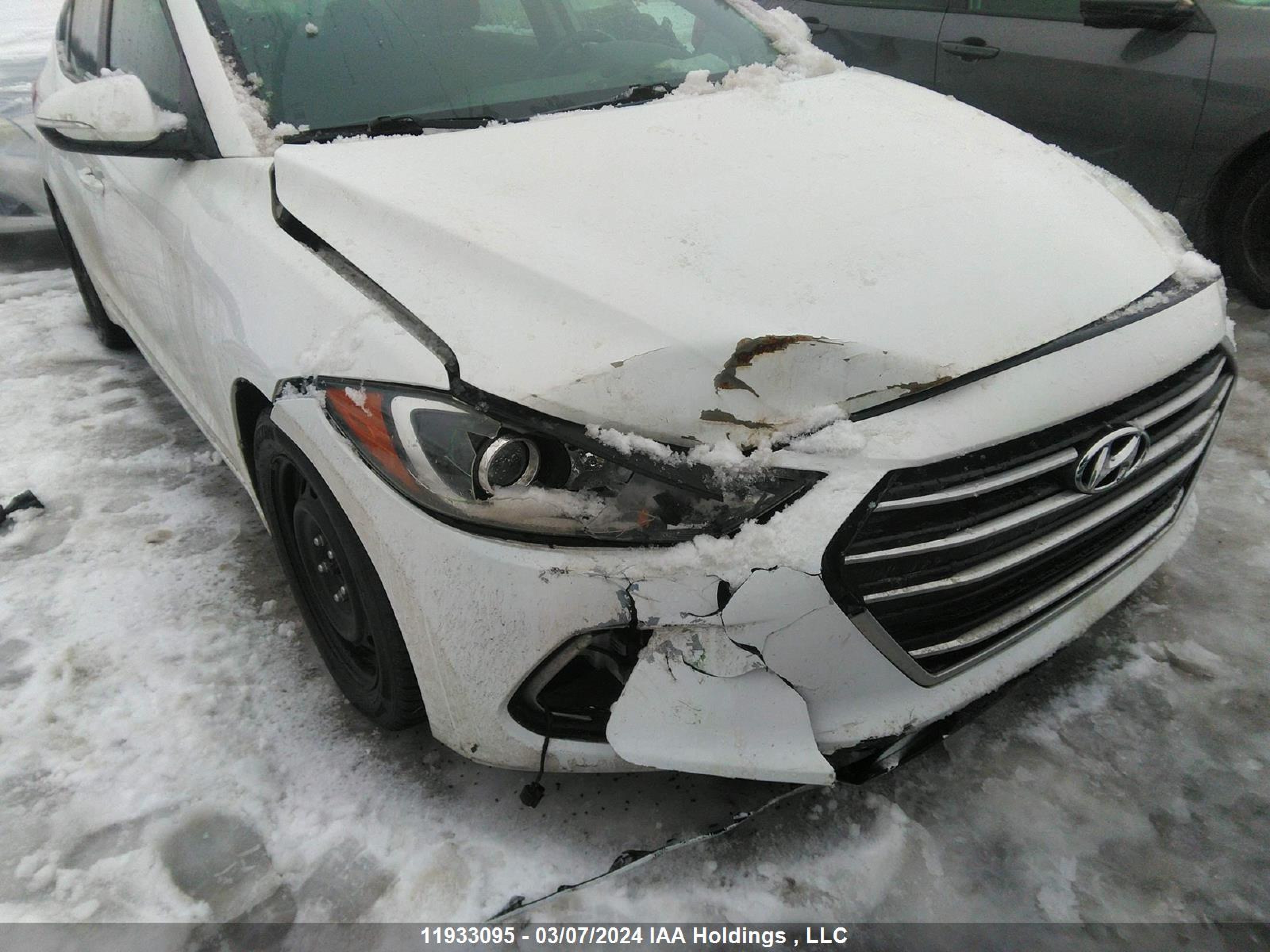 Photo 5 VIN: KMHD84LF6HU090191 - HYUNDAI ELANTRA 