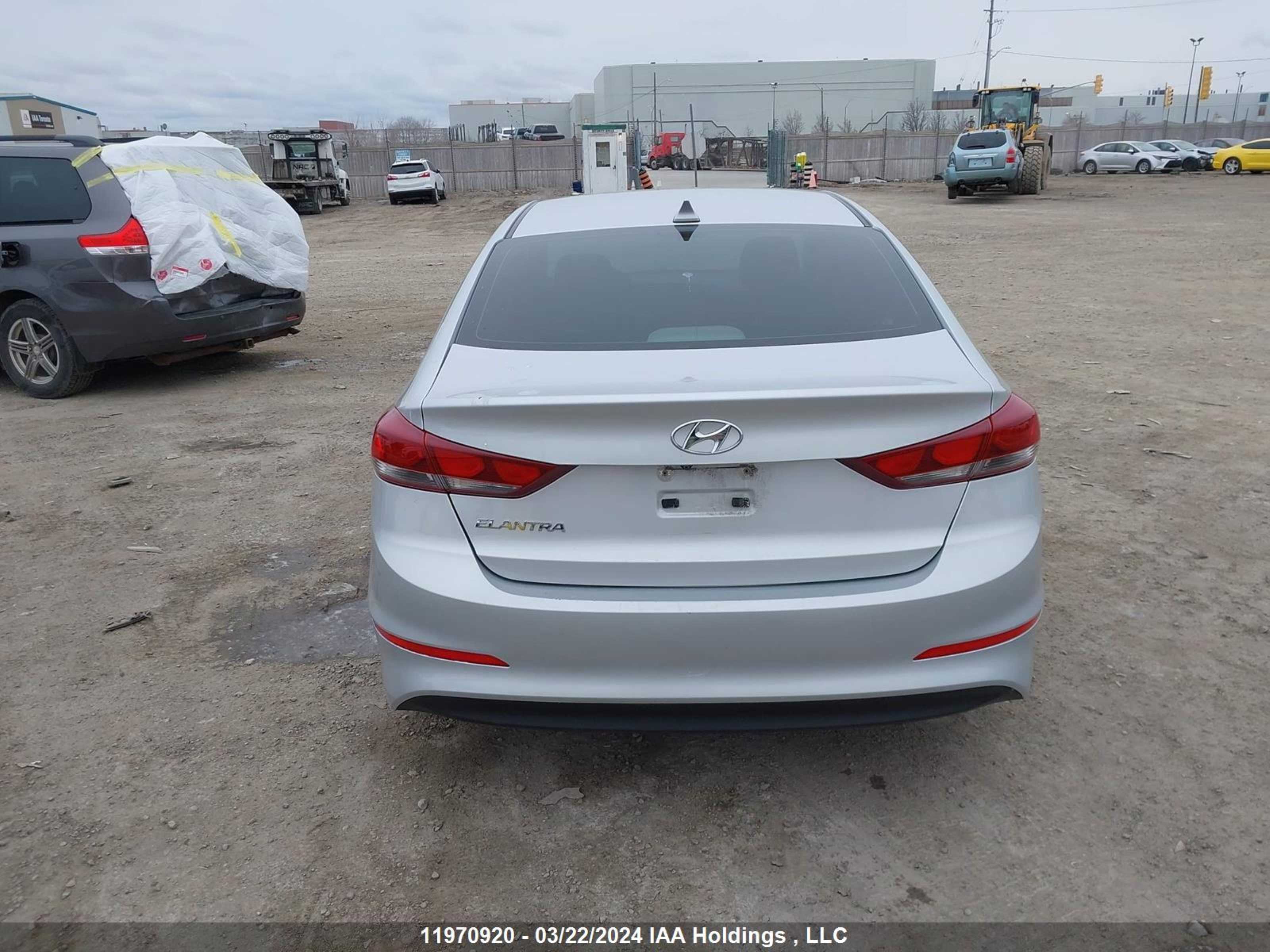 Photo 16 VIN: KMHD84LF6HU131077 - HYUNDAI ELANTRA 