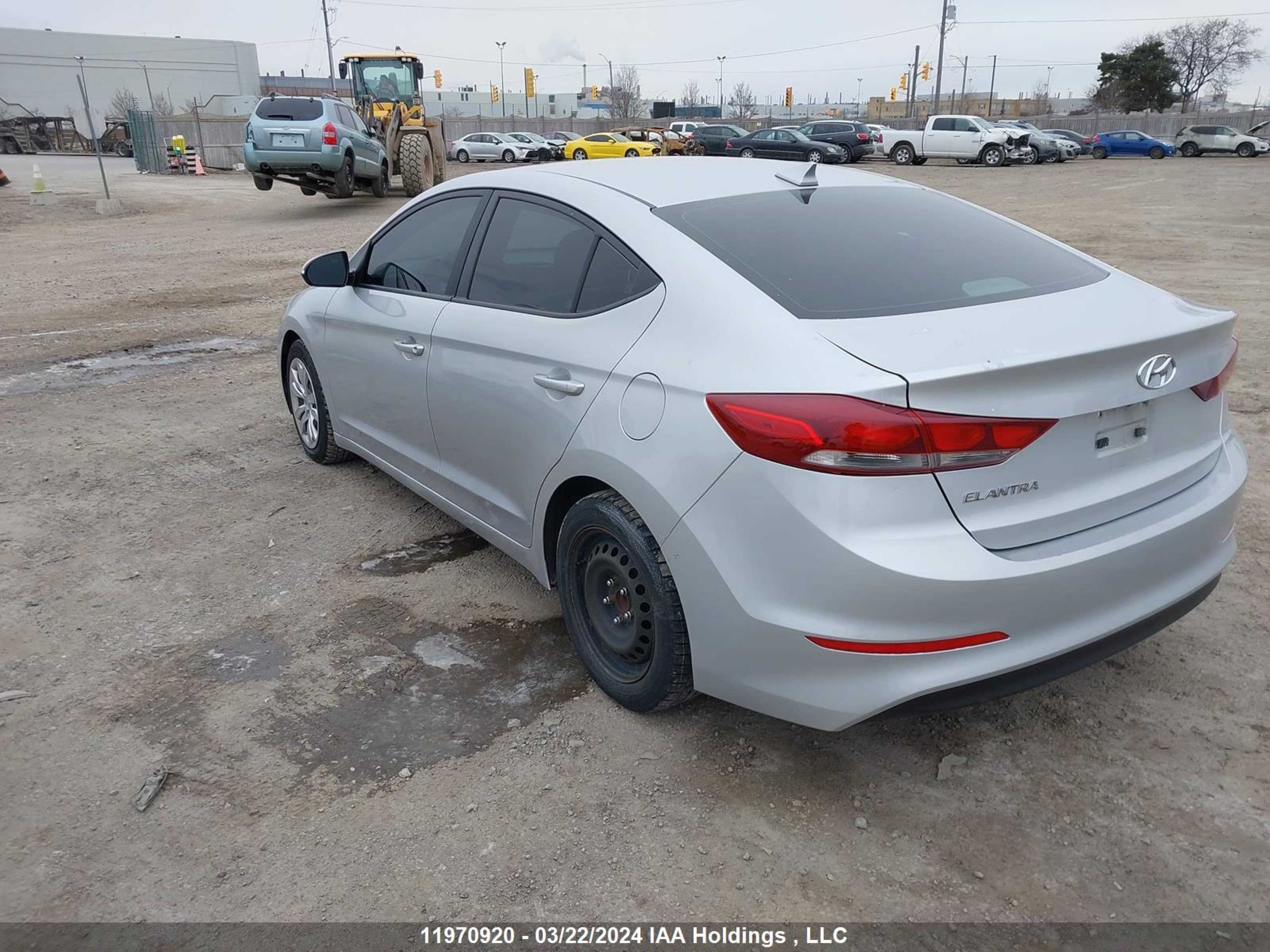 Photo 2 VIN: KMHD84LF6HU131077 - HYUNDAI ELANTRA 