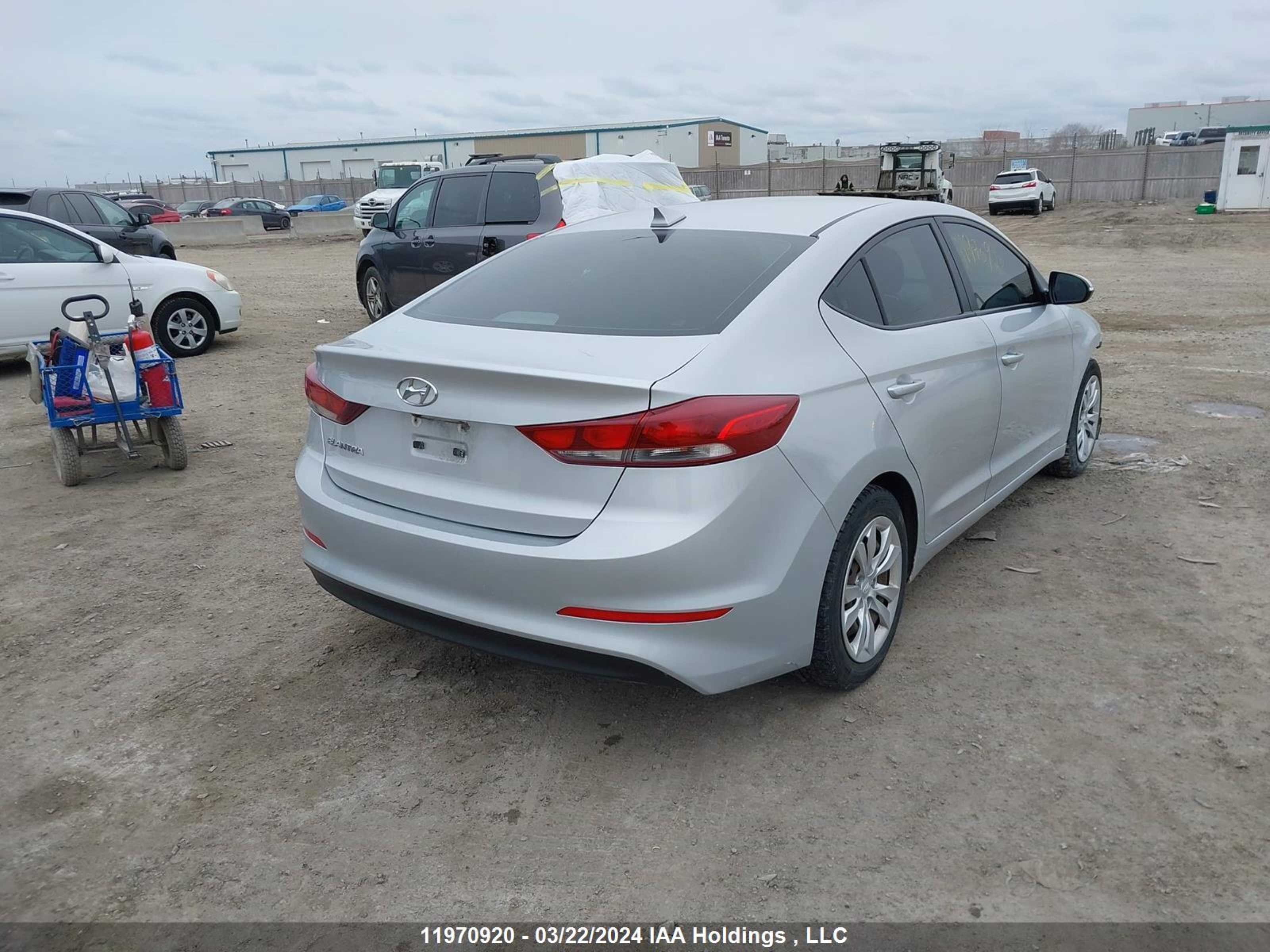 Photo 3 VIN: KMHD84LF6HU131077 - HYUNDAI ELANTRA 