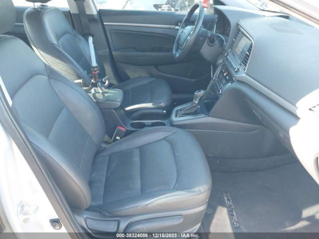 Photo 4 VIN: KMHD84LF6HU156142 - HYUNDAI ELANTRA 