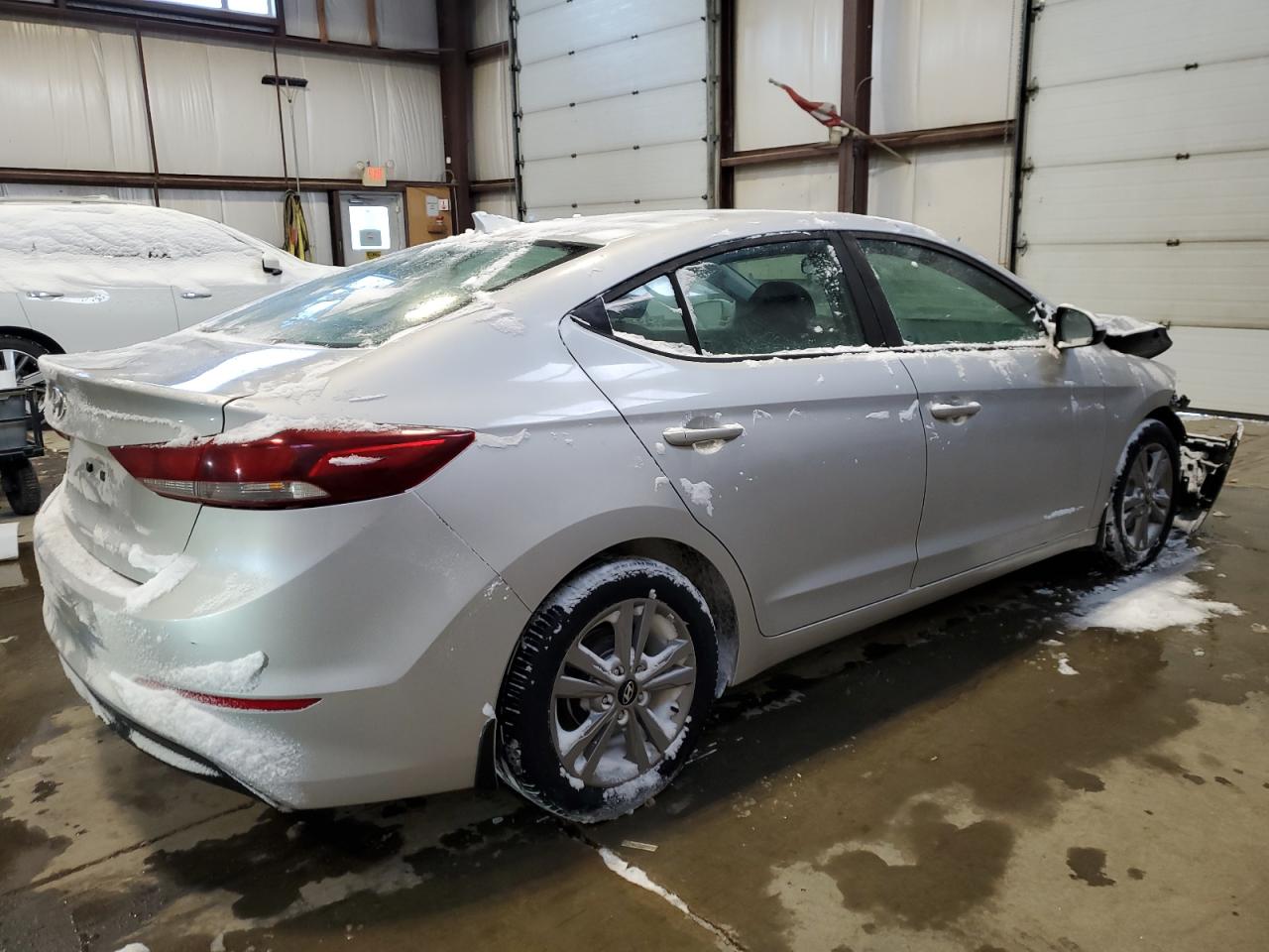 Photo 2 VIN: KMHD84LF6HU360178 - HYUNDAI ELANTRA 