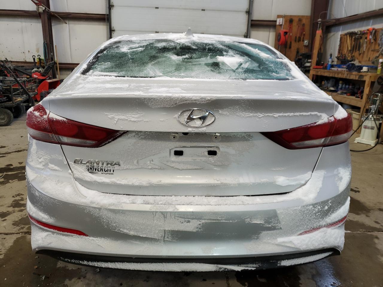 Photo 5 VIN: KMHD84LF6HU360178 - HYUNDAI ELANTRA 