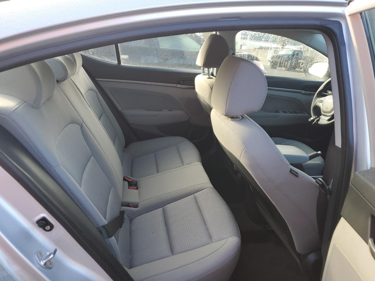 Photo 9 VIN: KMHD84LF6HU381208 - HYUNDAI ELANTRA 