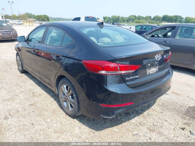 Photo 2 VIN: KMHD84LF6HU388840 - HYUNDAI ELANTRA 