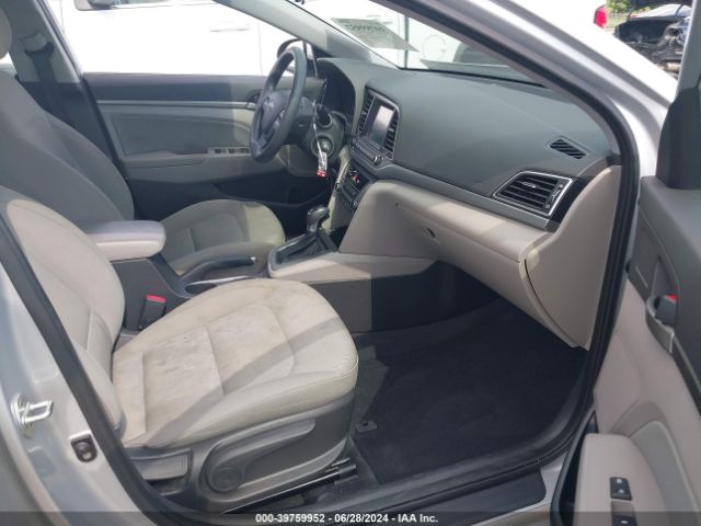 Photo 4 VIN: KMHD84LF6JU467009 - HYUNDAI ELANTRA 