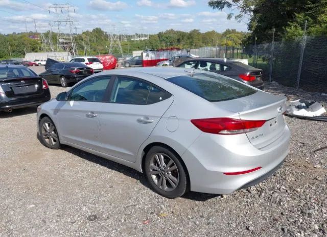 Photo 2 VIN: KMHD84LF6JU520565 - HYUNDAI ELANTRA 