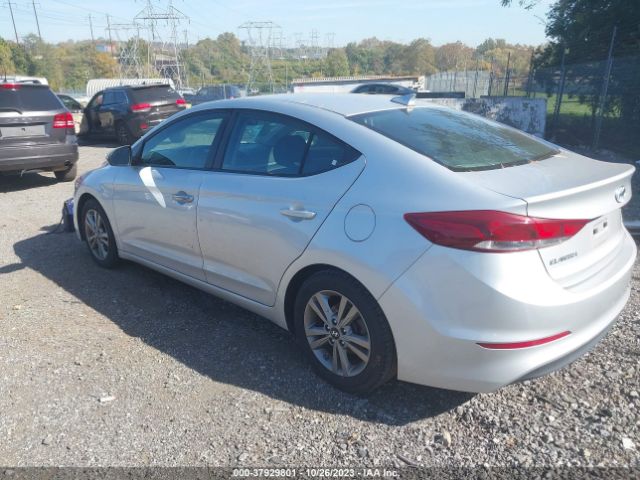 Photo 2 VIN: KMHD84LF6JU520565 - HYUNDAI ELANTRA 