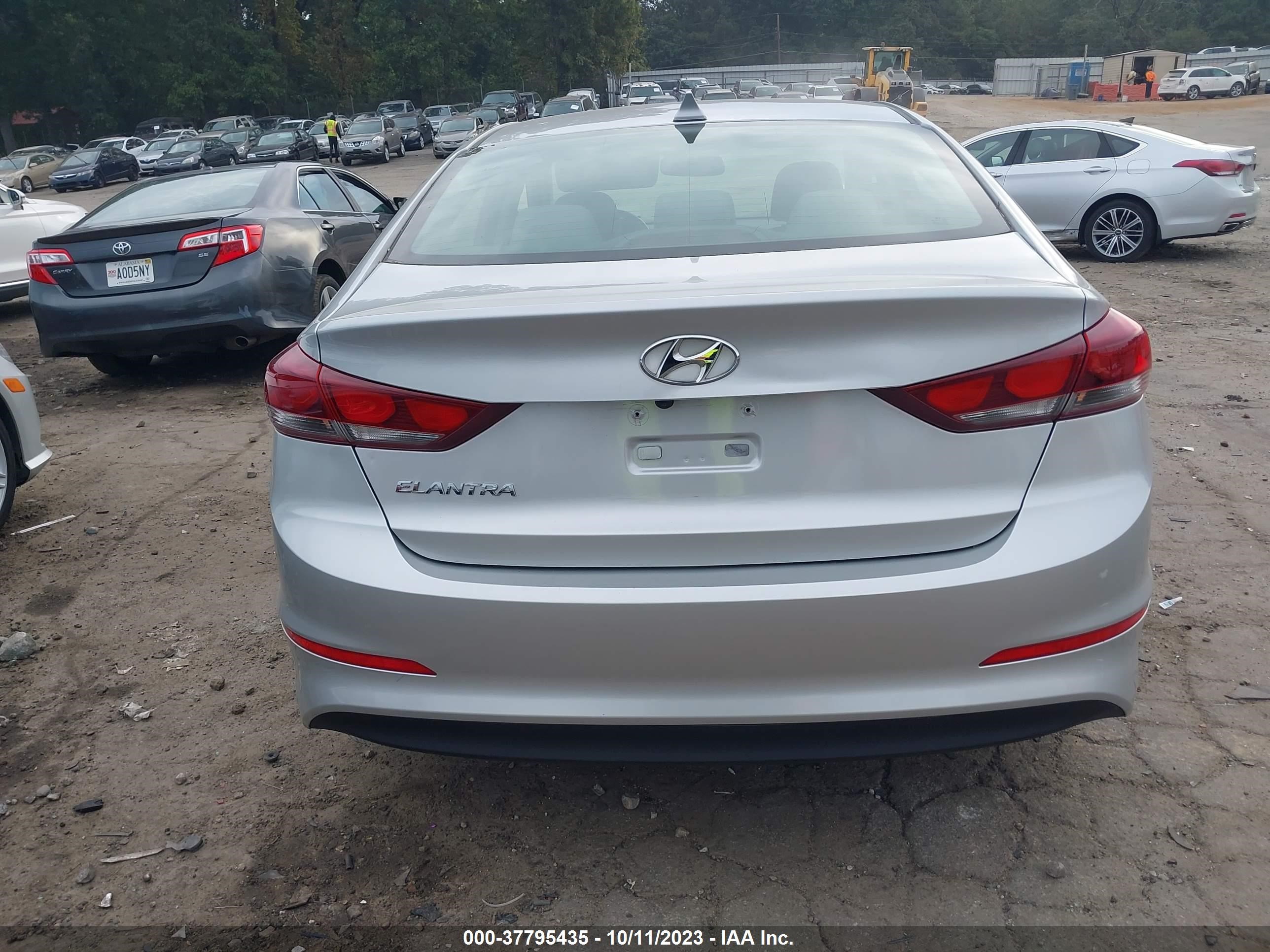 Photo 16 VIN: KMHD84LF6JU629124 - HYUNDAI ELANTRA 