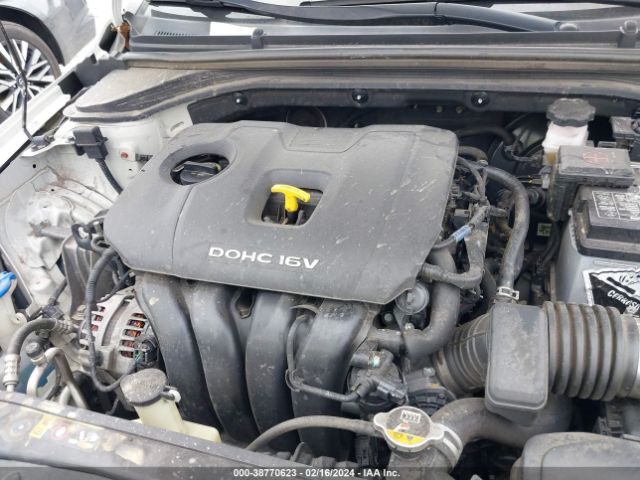 Photo 9 VIN: KMHD84LF6JU633884 - HYUNDAI ELANTRA 