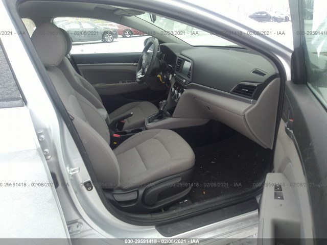 Photo 4 VIN: KMHD84LF6KU742007 - HYUNDAI ELANTRA 