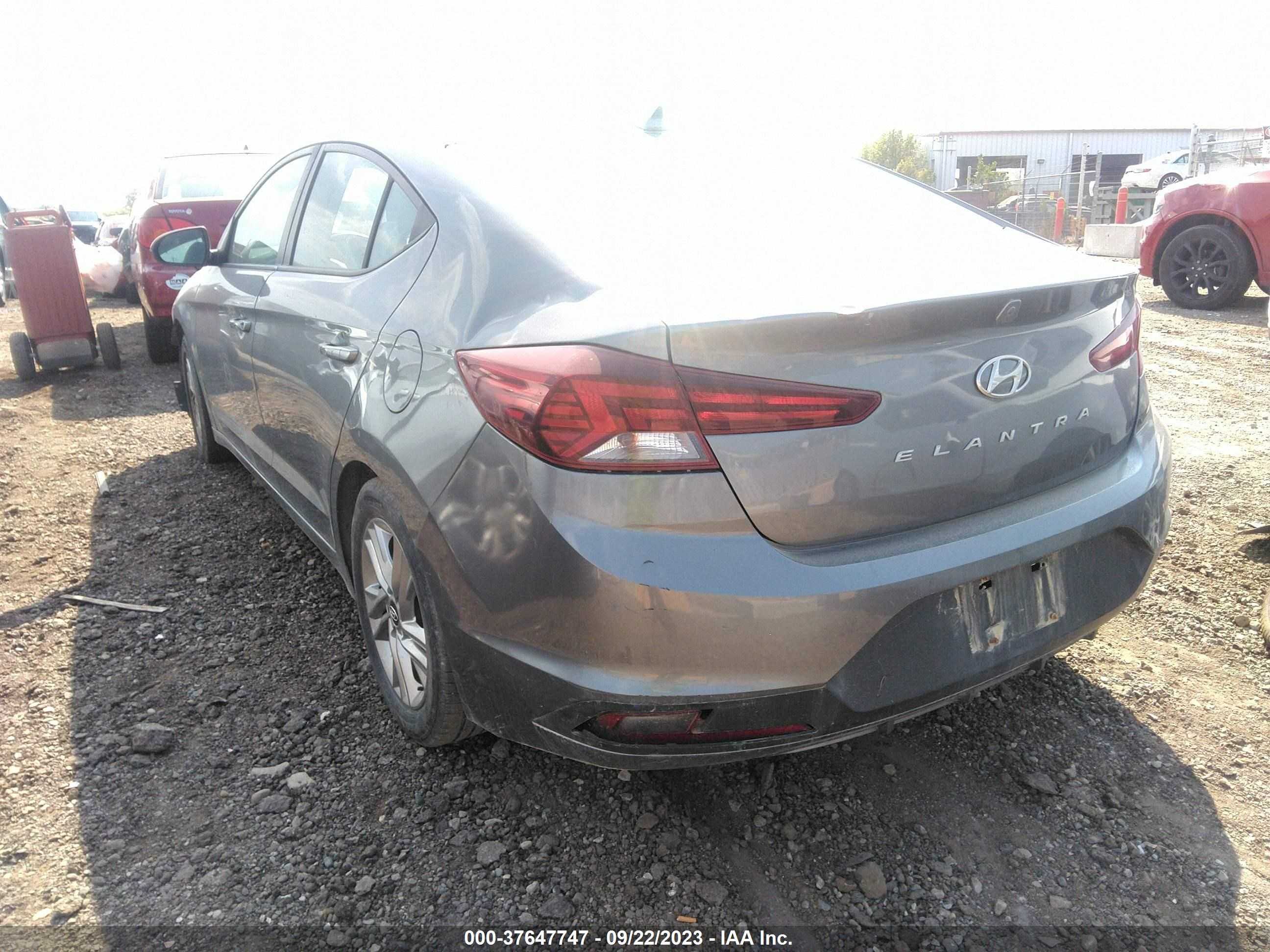 Photo 2 VIN: KMHD84LF6KU745313 - HYUNDAI ELANTRA 