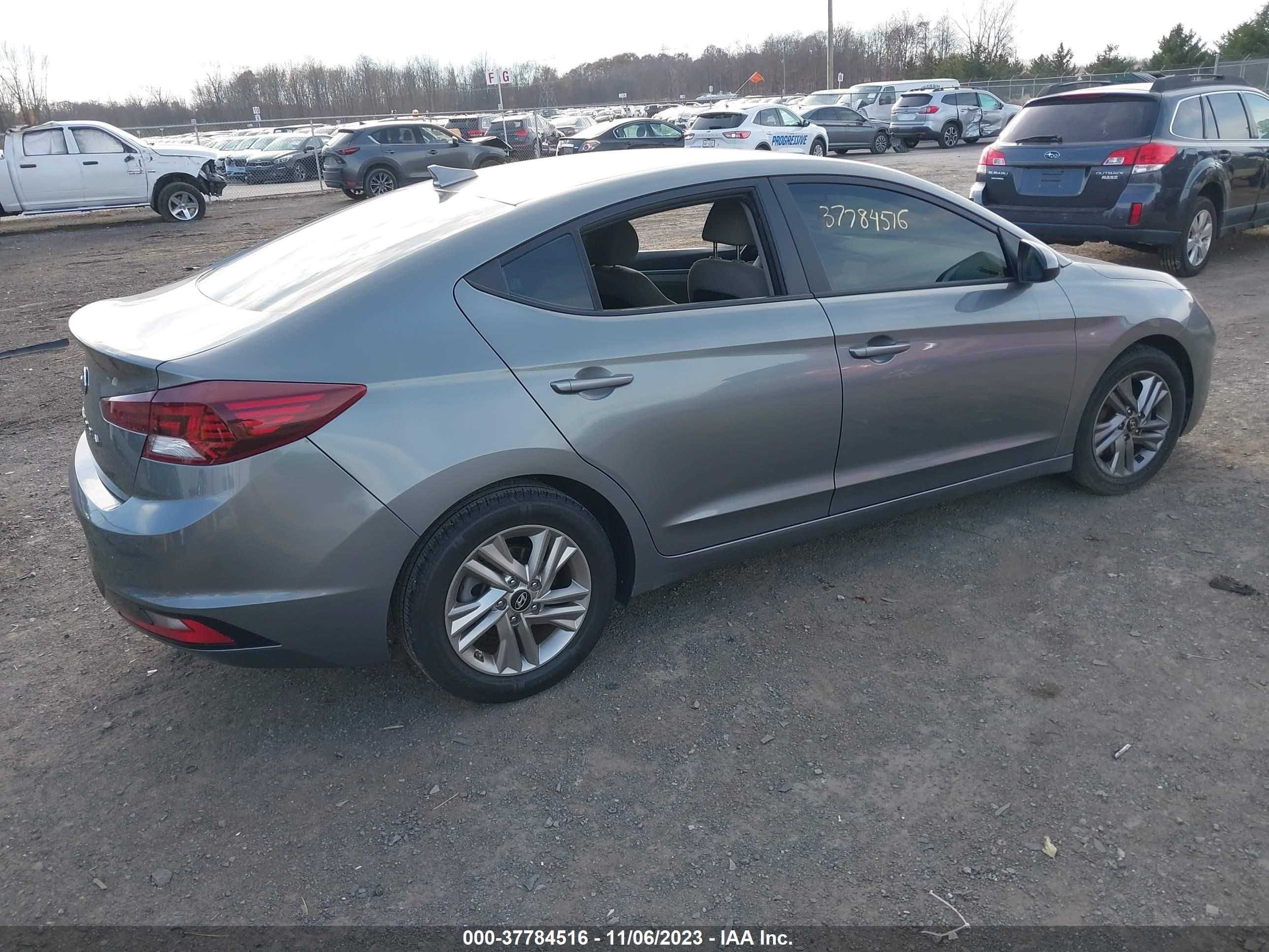 Photo 3 VIN: KMHD84LF6KU771023 - HYUNDAI ELANTRA 