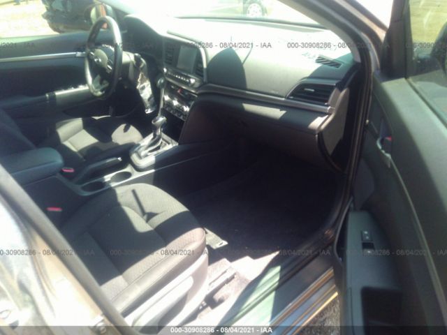 Photo 4 VIN: KMHD84LF6KU878119 - HYUNDAI ELANTRA 