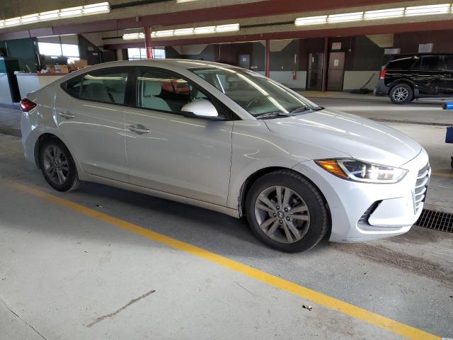 Photo 3 VIN: KMHD84LF7HU059807 - HYUNDAI ELANTRA 