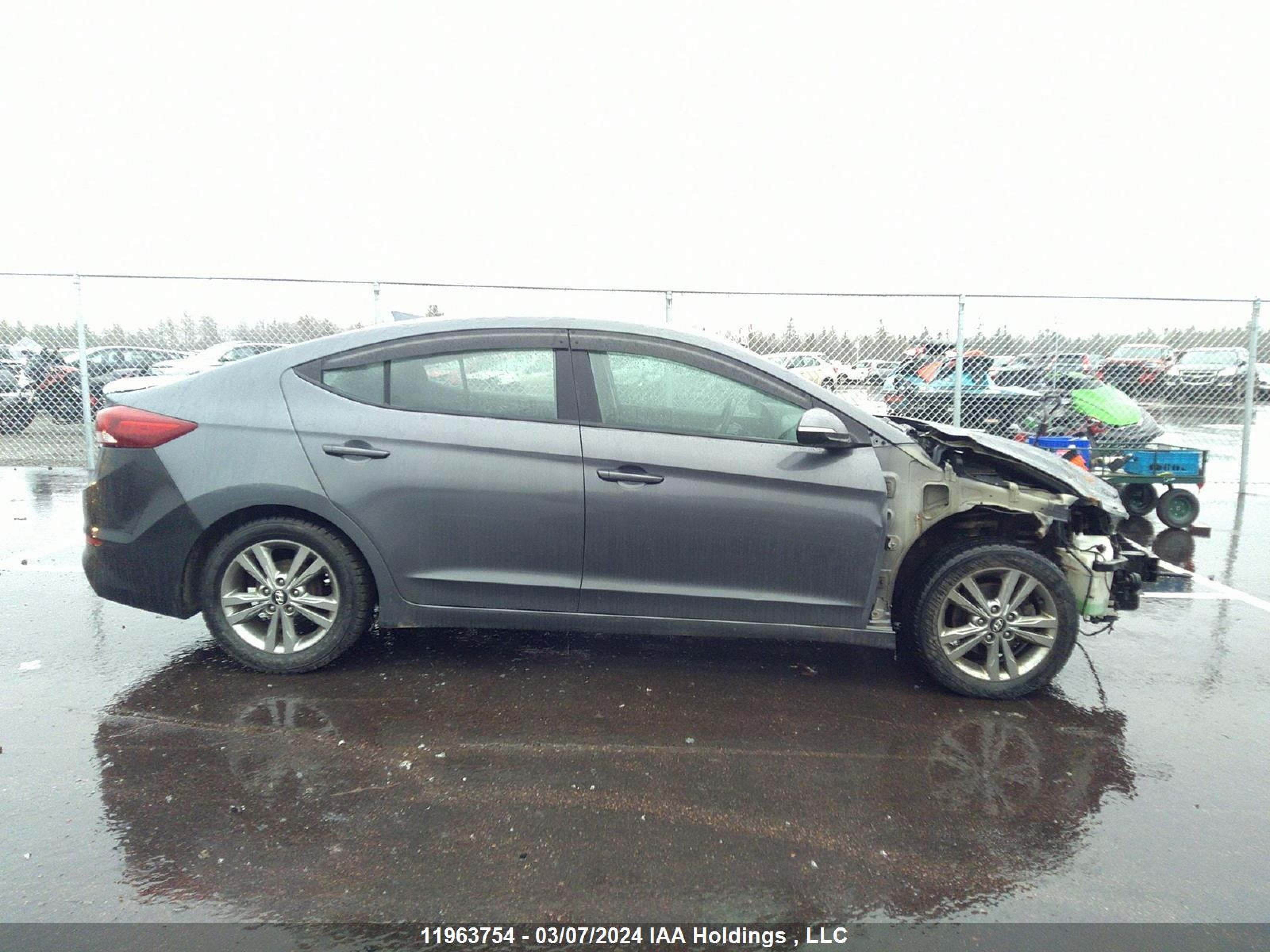 Photo 12 VIN: KMHD84LF7HU112859 - HYUNDAI ELANTRA 