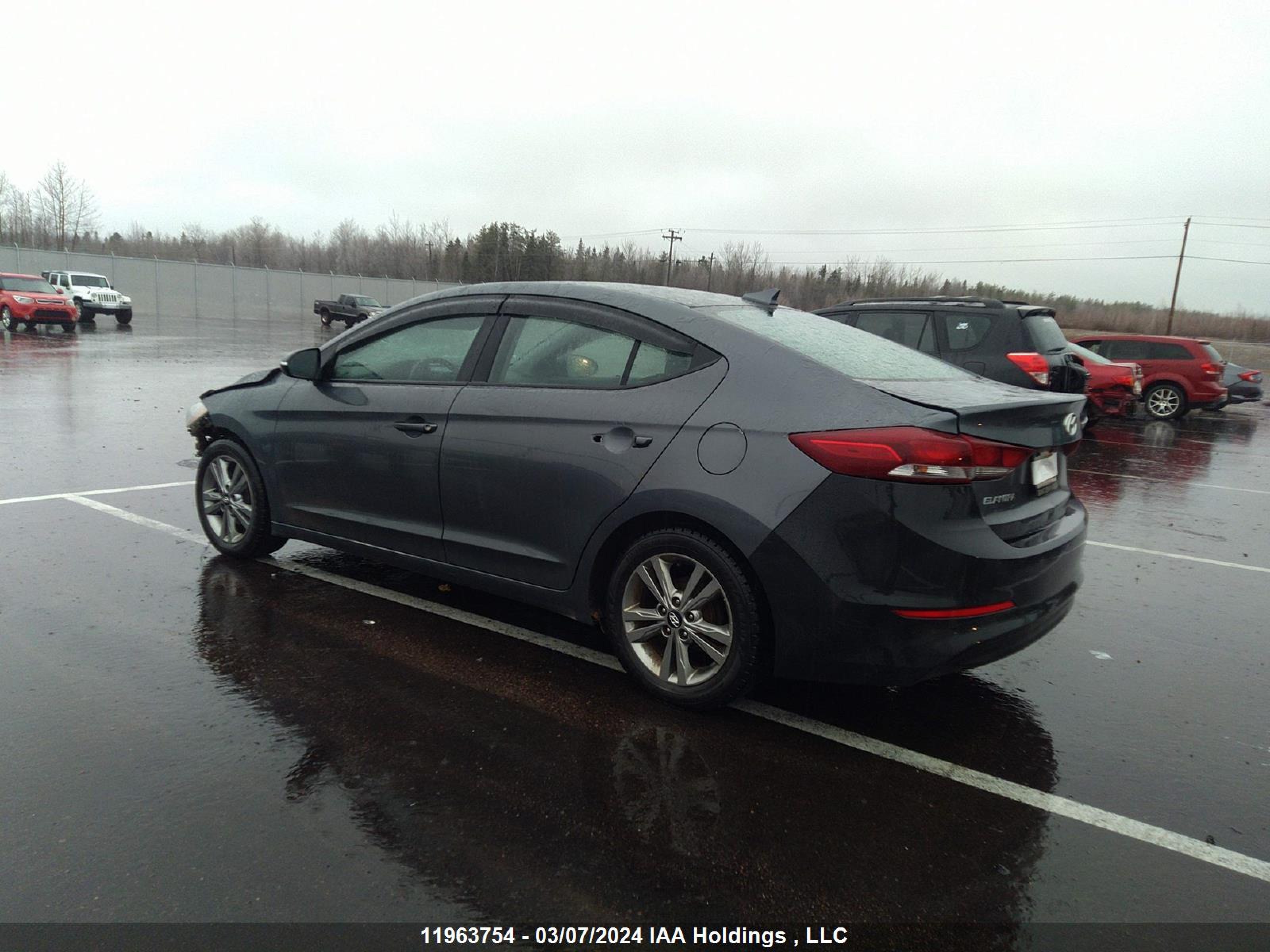 Photo 2 VIN: KMHD84LF7HU112859 - HYUNDAI ELANTRA 