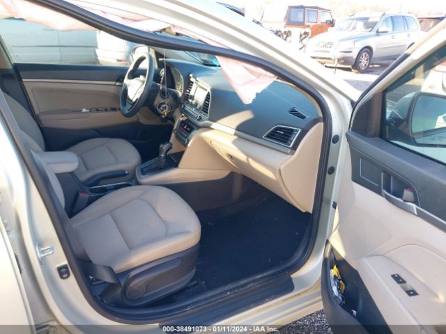 Photo 4 VIN: KMHD84LF7HU144419 - HYUNDAI ELANTRA 