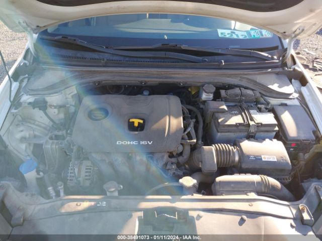 Photo 9 VIN: KMHD84LF7HU144419 - HYUNDAI ELANTRA 