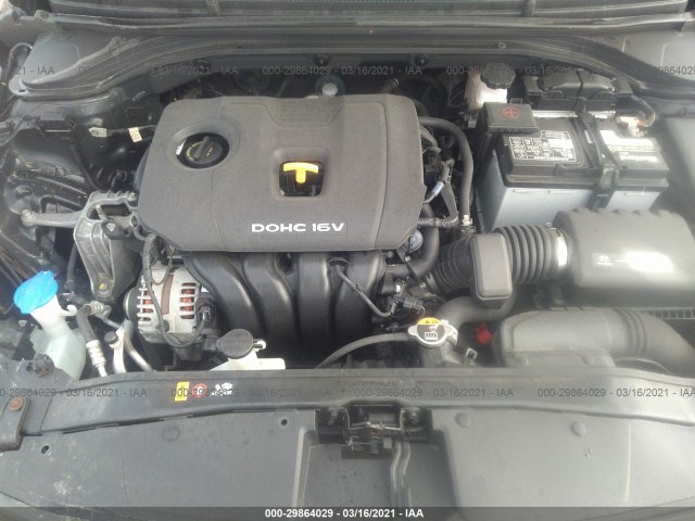 Photo 9 VIN: KMHD84LF7HU147062 - HYUNDAI ELANTRA 