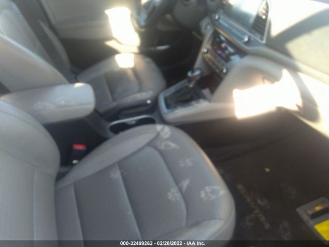 Photo 4 VIN: KMHD84LF7HU164153 - HYUNDAI ELANTRA 