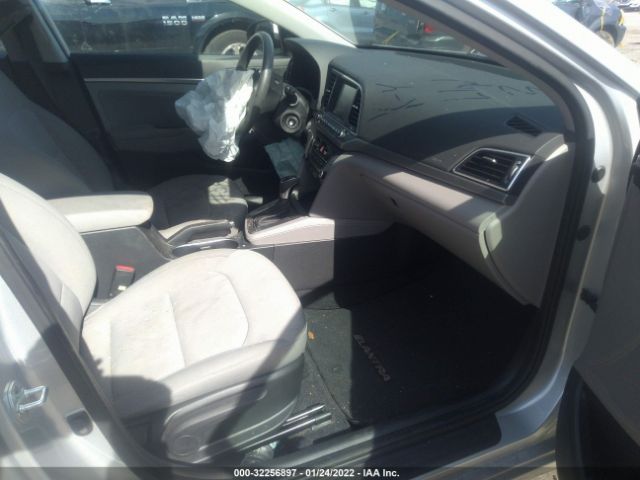 Photo 4 VIN: KMHD84LF7HU179946 - HYUNDAI ELANTRA 