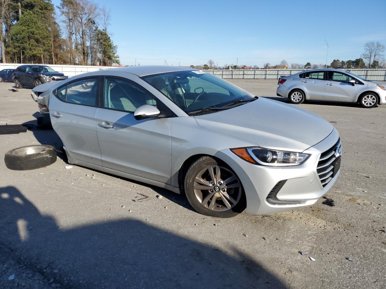 Photo 3 VIN: KMHD84LF7HU206076 - HYUNDAI ELANTRA 