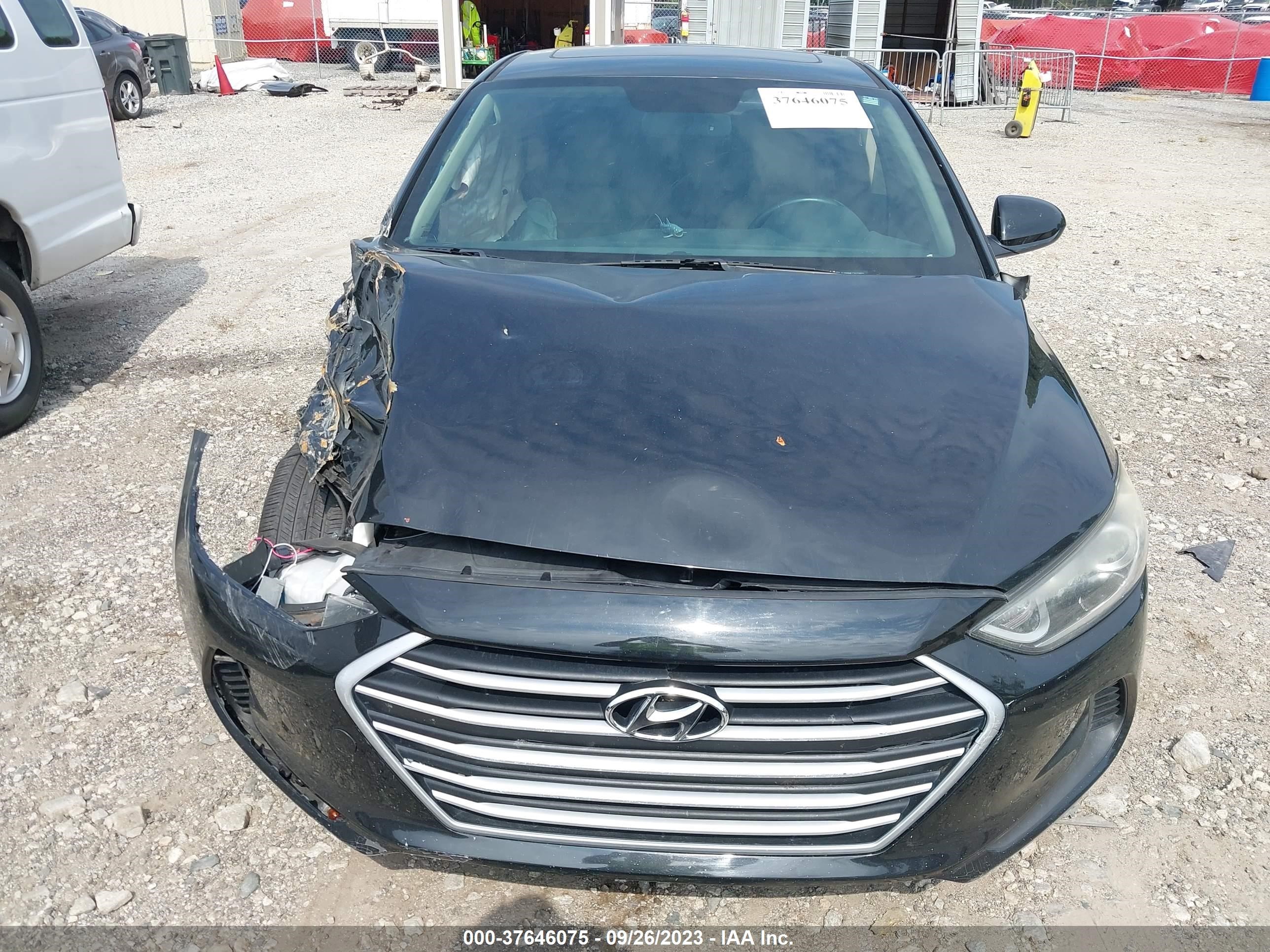 Photo 11 VIN: KMHD84LF7HU238820 - HYUNDAI ELANTRA 