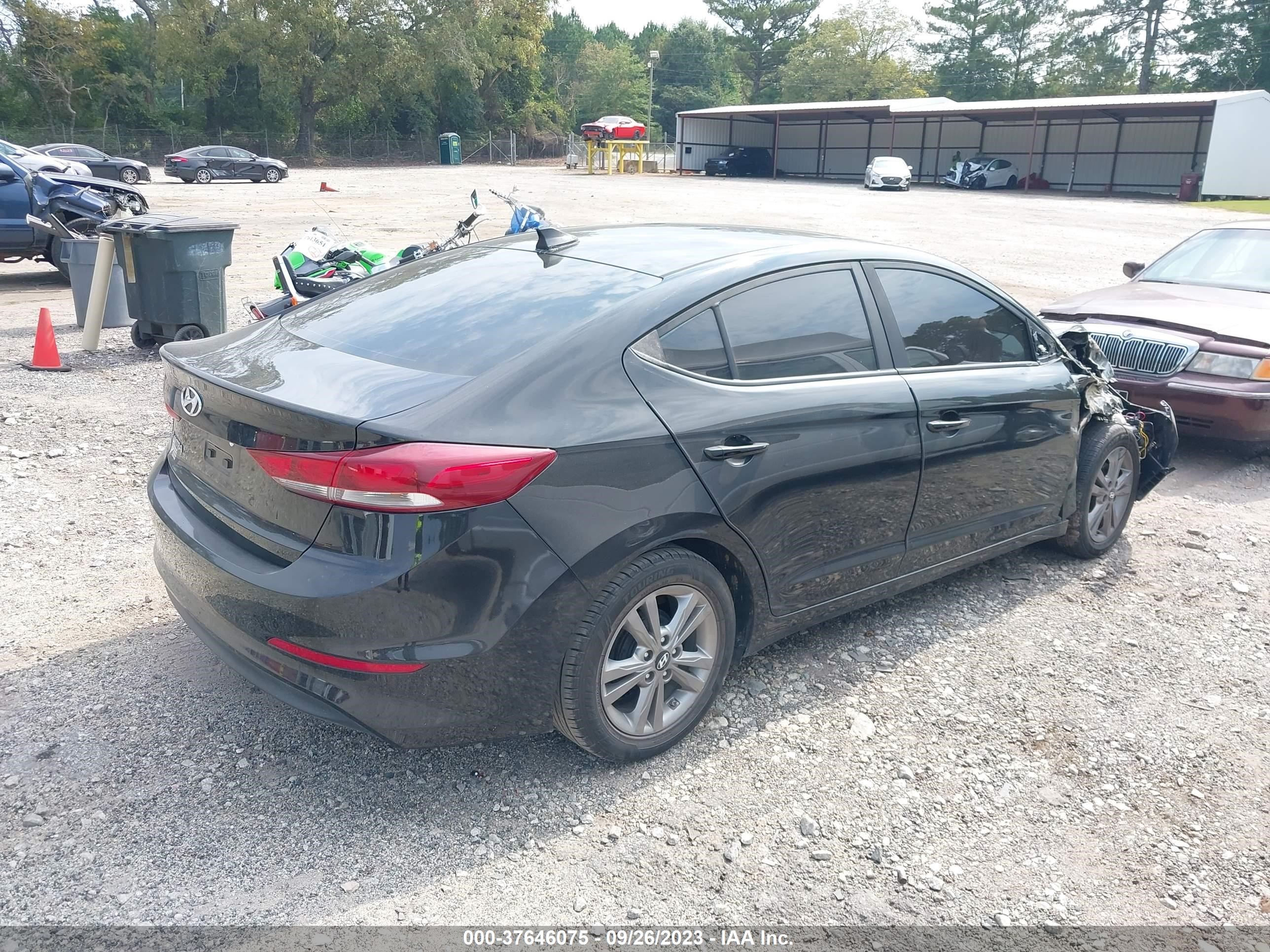 Photo 3 VIN: KMHD84LF7HU238820 - HYUNDAI ELANTRA 