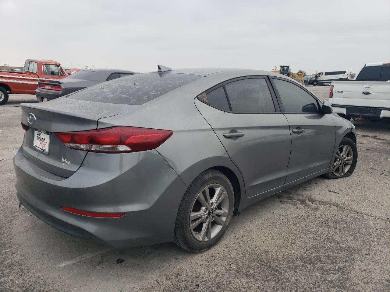 Photo 2 VIN: KMHD84LF7HU371528 - HYUNDAI ELANTRA 