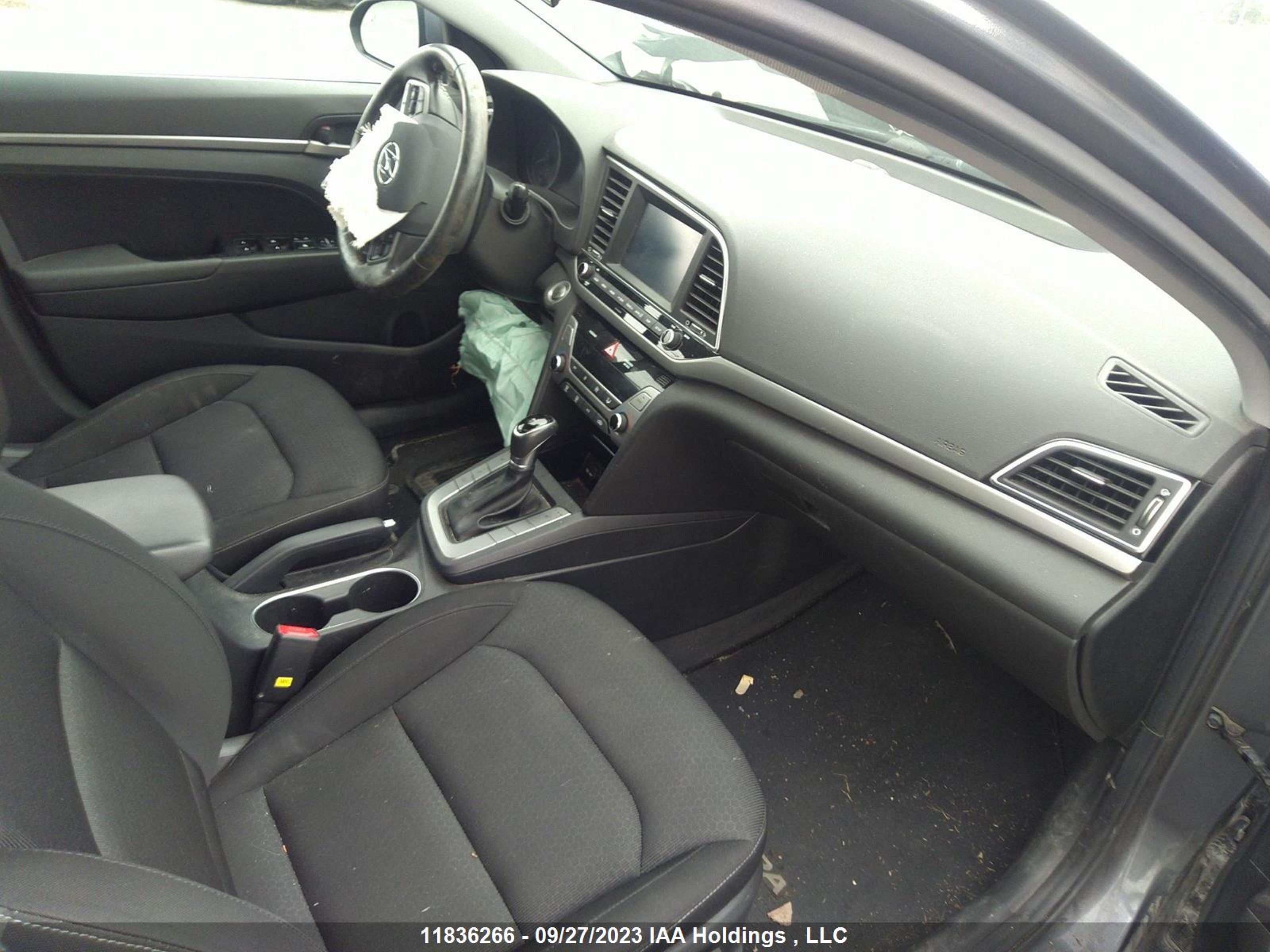 Photo 4 VIN: KMHD84LF7HU403085 - HYUNDAI ELANTRA 