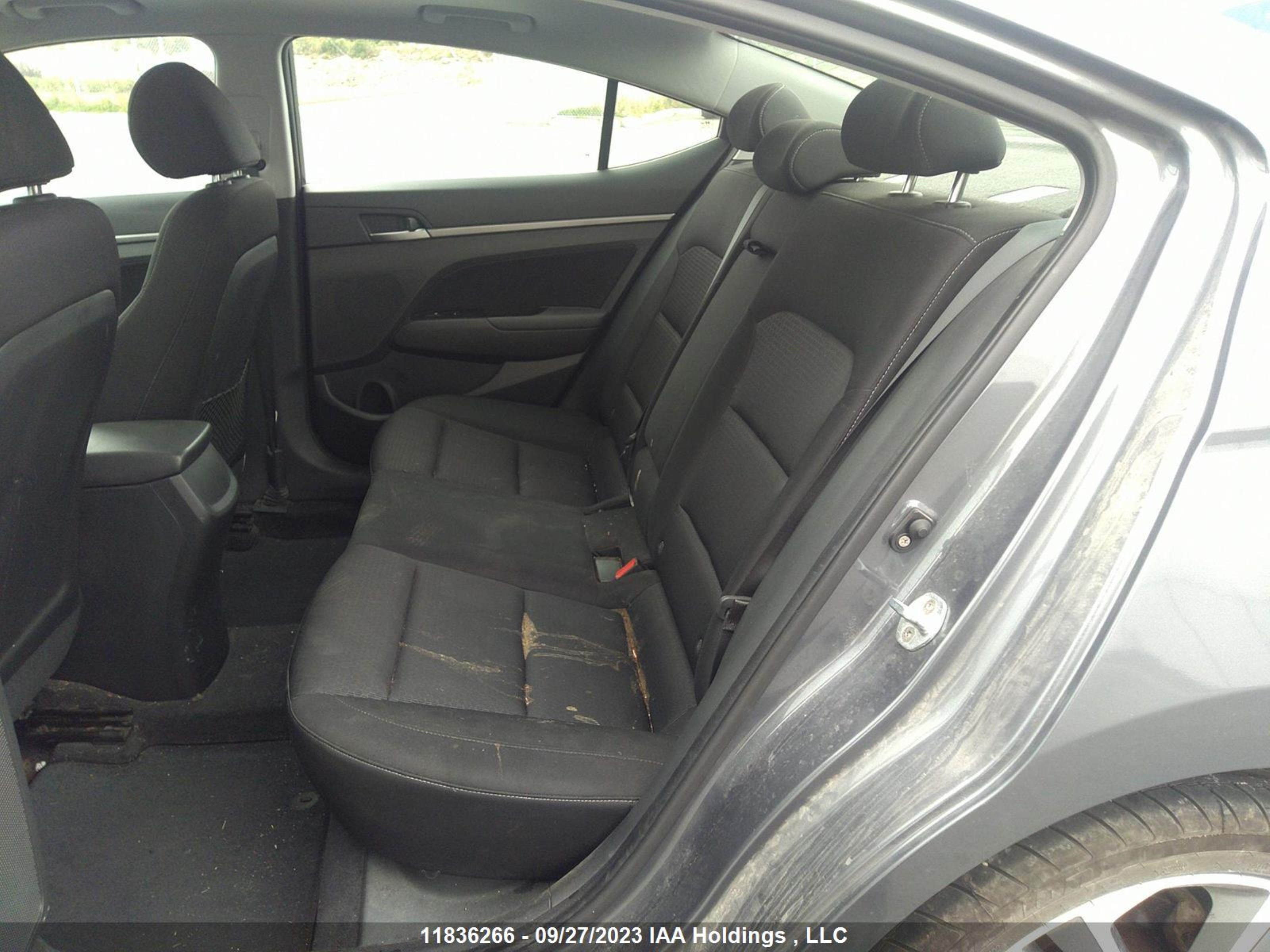 Photo 7 VIN: KMHD84LF7HU403085 - HYUNDAI ELANTRA 