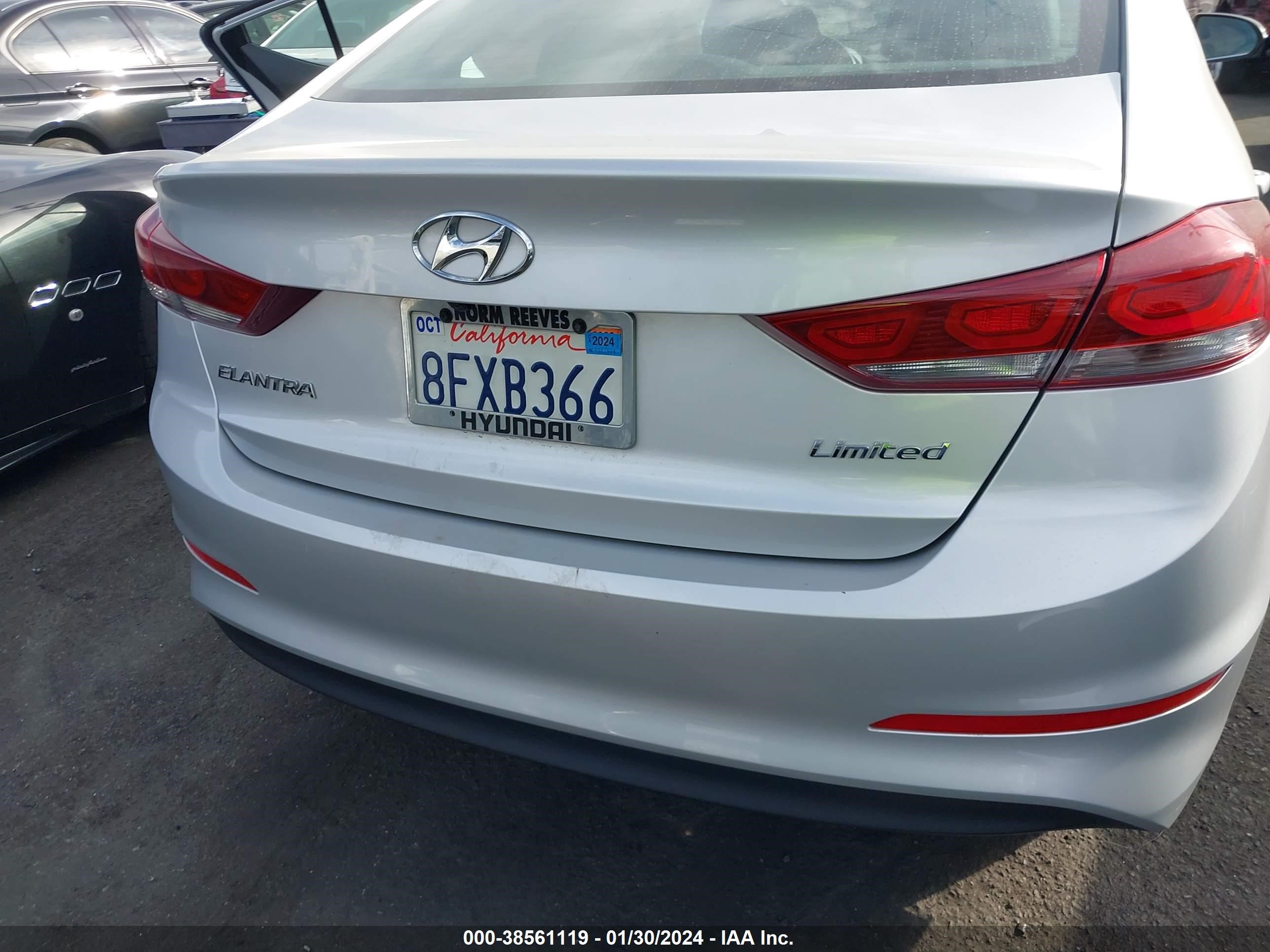 Photo 15 VIN: KMHD84LF7JU726316 - HYUNDAI ELANTRA 