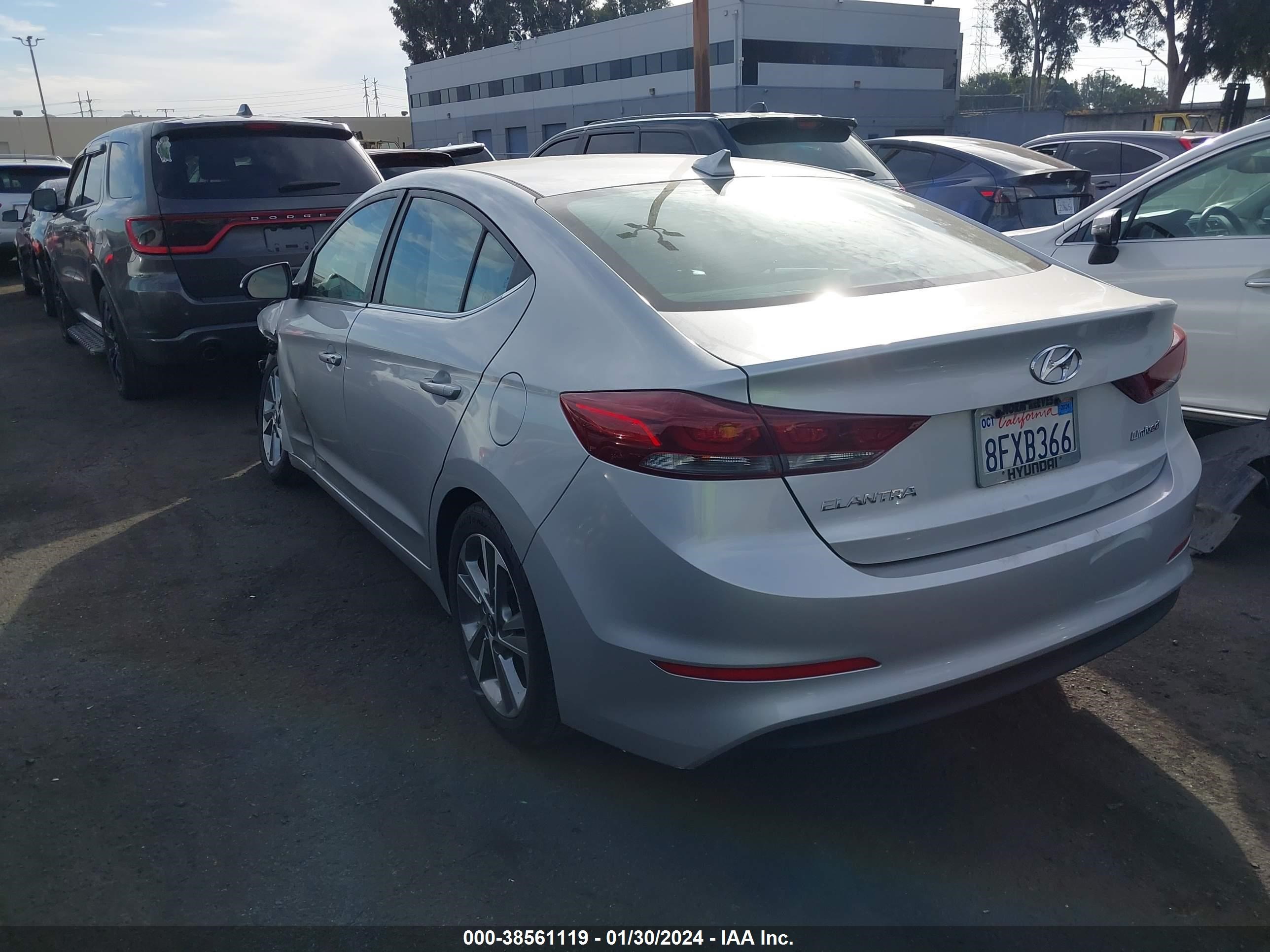 Photo 2 VIN: KMHD84LF7JU726316 - HYUNDAI ELANTRA 