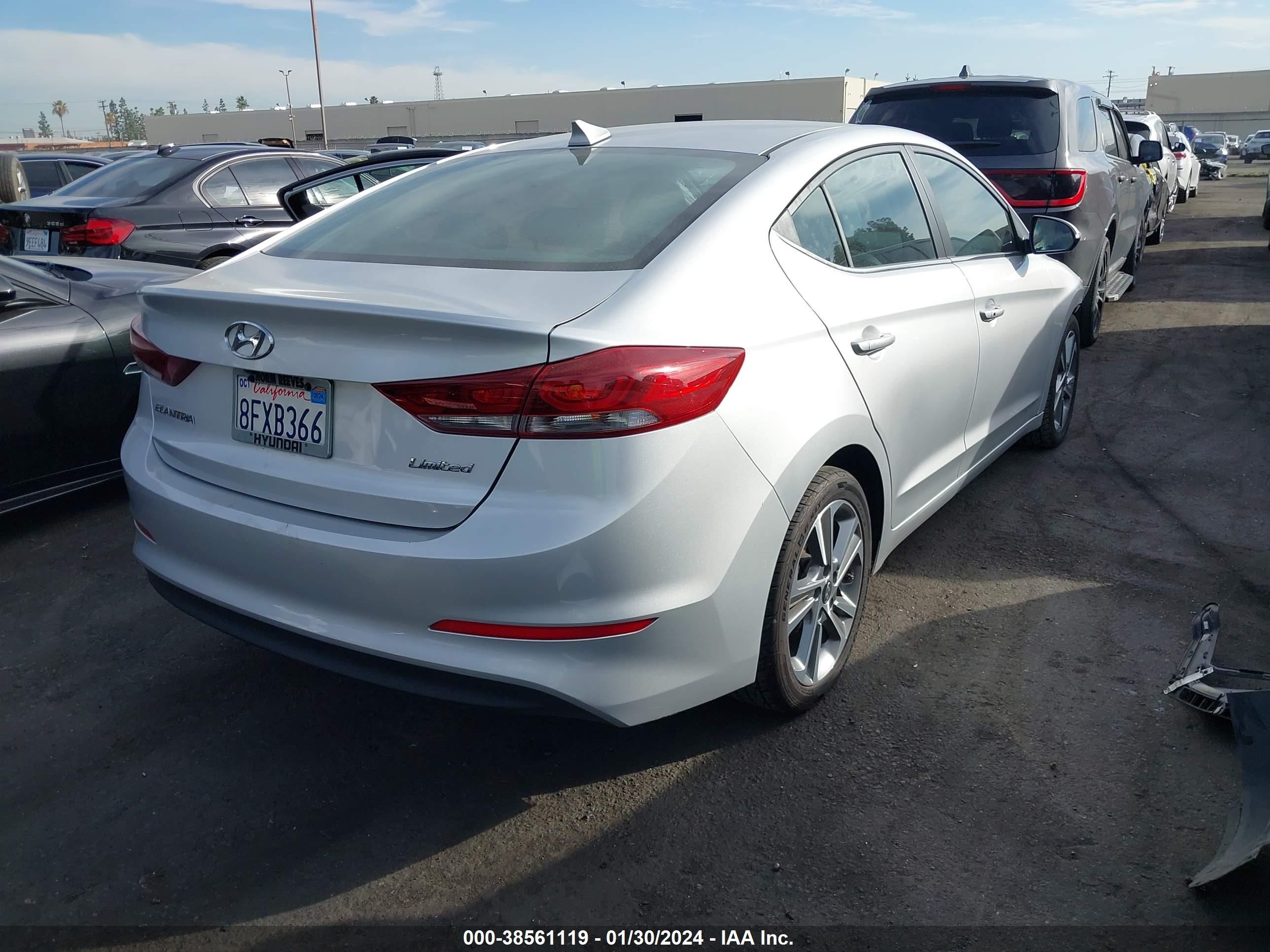 Photo 3 VIN: KMHD84LF7JU726316 - HYUNDAI ELANTRA 