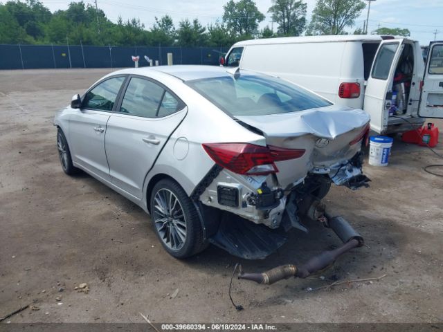 Photo 2 VIN: KMHD84LF7KU779373 - HYUNDAI ELANTRA 