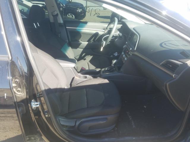 Photo 4 VIN: KMHD84LF7KU800920 - HYUNDAI ELANTRA 