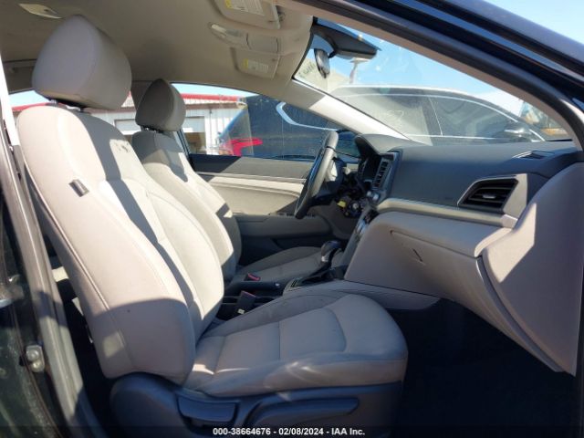 Photo 4 VIN: KMHD84LF7KU856937 - HYUNDAI ELANTRA 