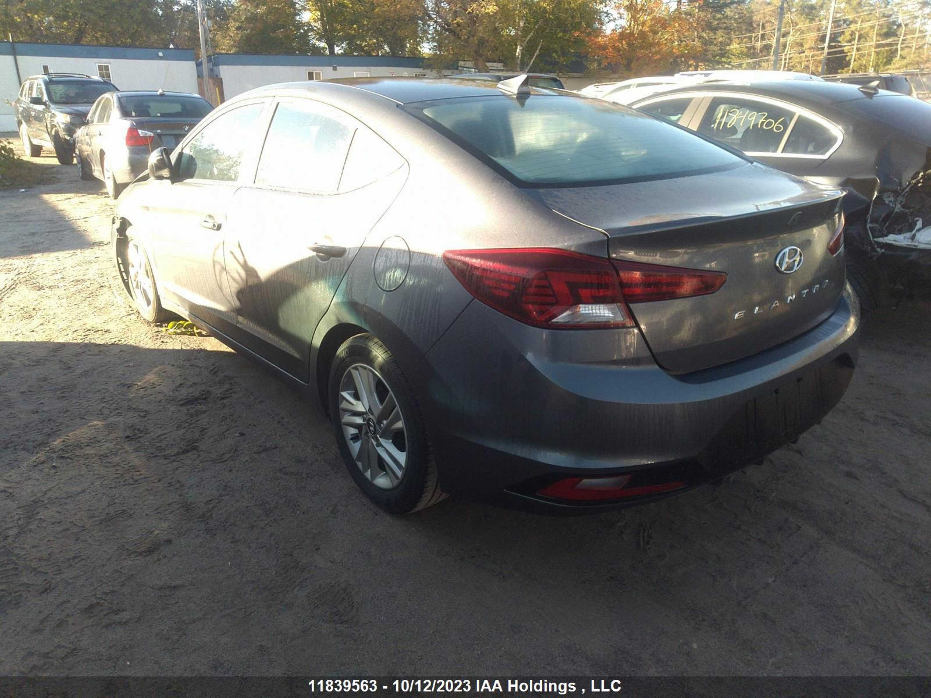 Photo 2 VIN: KMHD84LF7KU859014 - HYUNDAI ELANTRA 