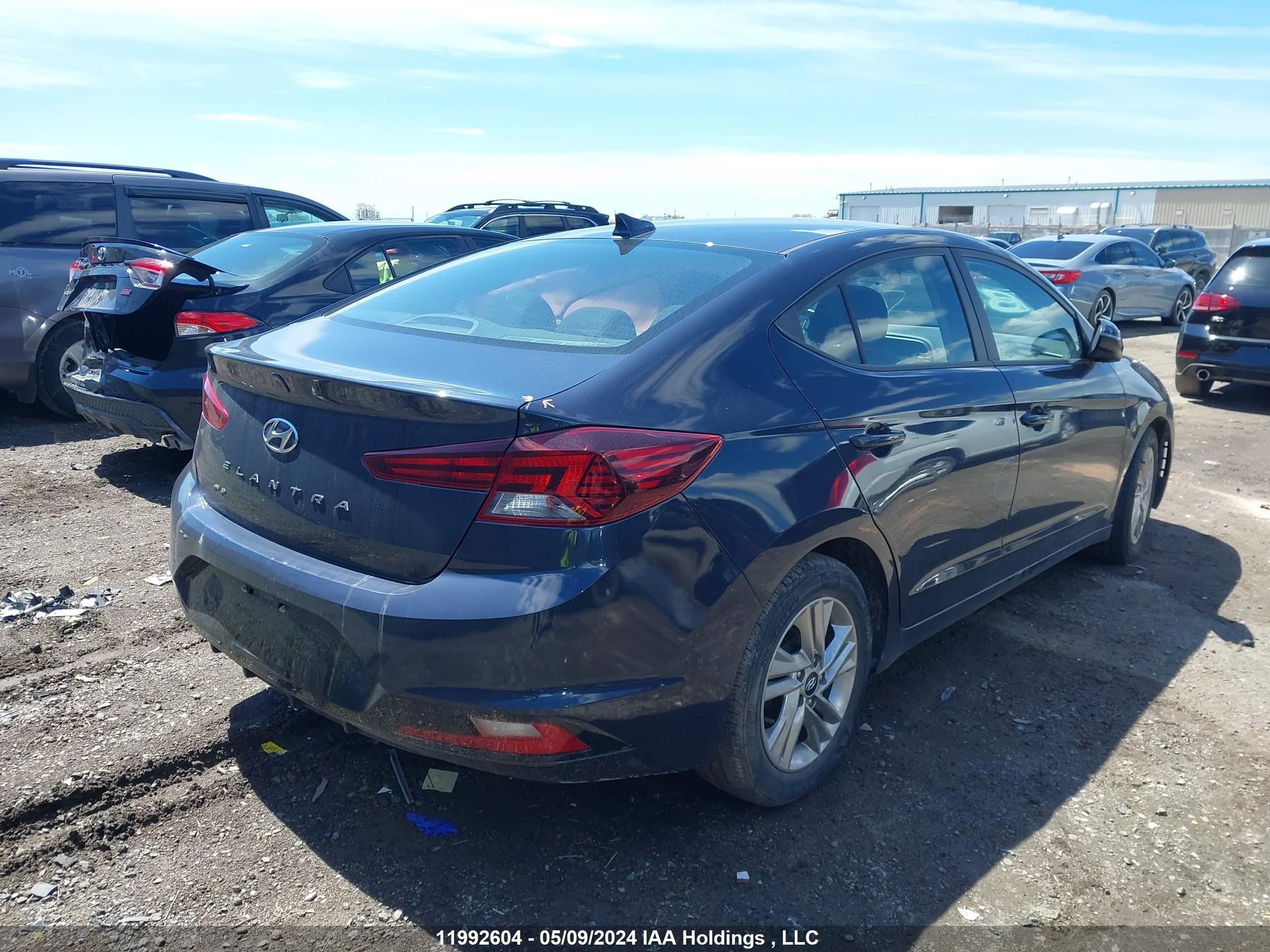 Photo 3 VIN: KMHD84LF7LU067608 - HYUNDAI ELANTRA 