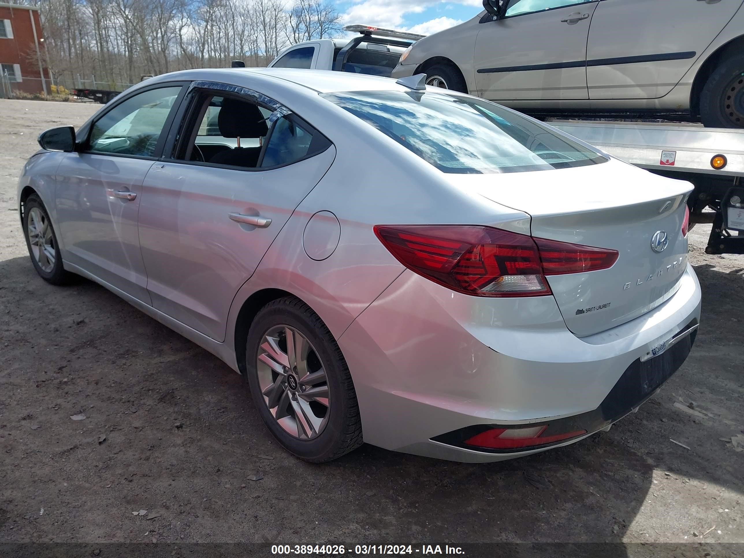 Photo 2 VIN: KMHD84LF7LU897201 - HYUNDAI ELANTRA 