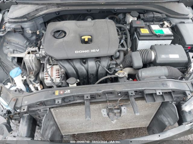 Photo 9 VIN: KMHD84LF8HU076650 - HYUNDAI ELANTRA 