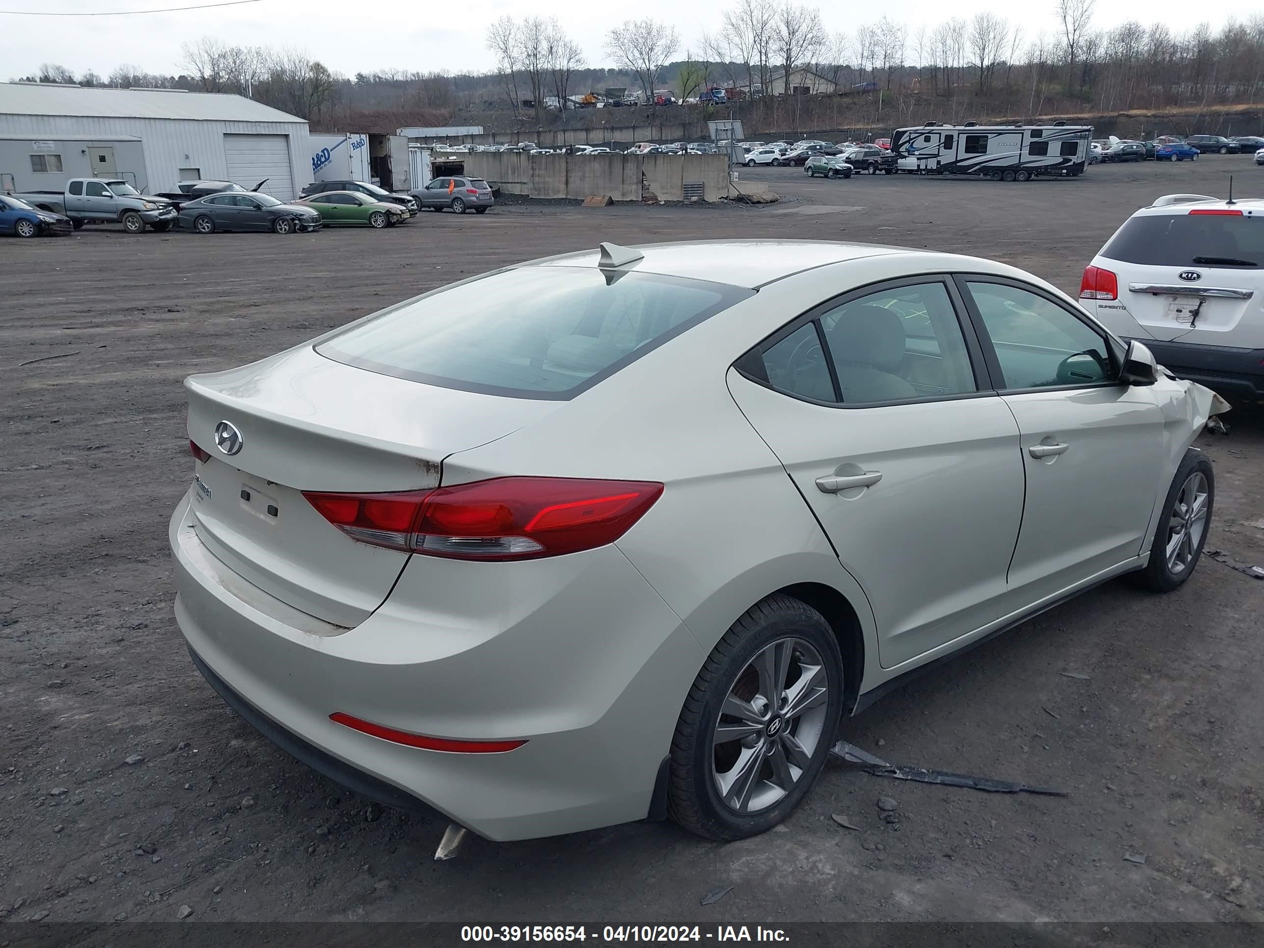 Photo 3 VIN: KMHD84LF8HU144459 - HYUNDAI ELANTRA 