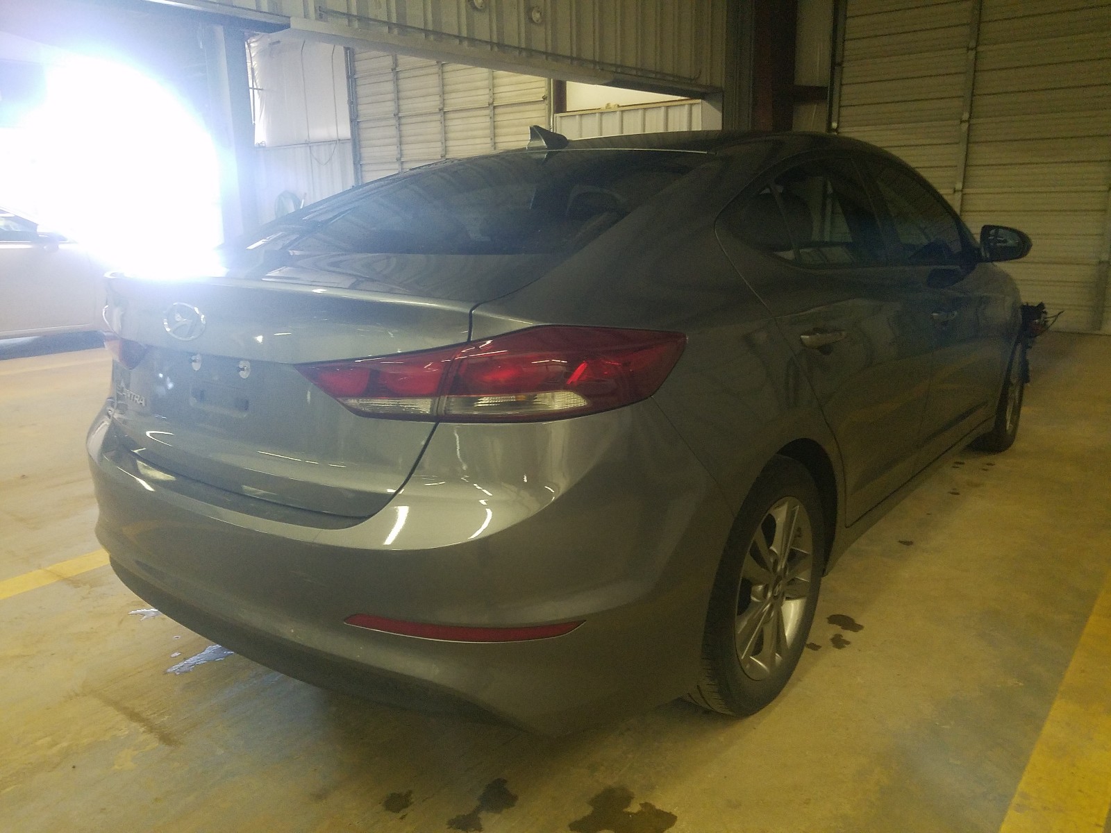 Photo 3 VIN: KMHD84LF8HU154473 - HYUNDAI ELANTRA SE 