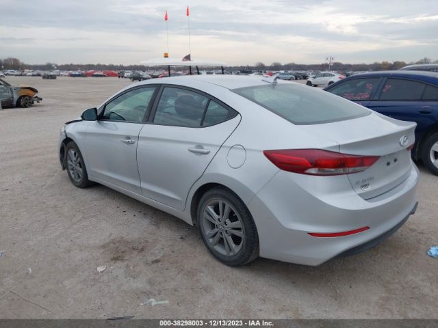 Photo 2 VIN: KMHD84LF8HU303299 - HYUNDAI ELANTRA 