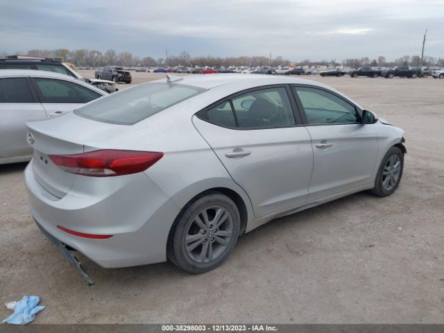 Photo 3 VIN: KMHD84LF8HU303299 - HYUNDAI ELANTRA 