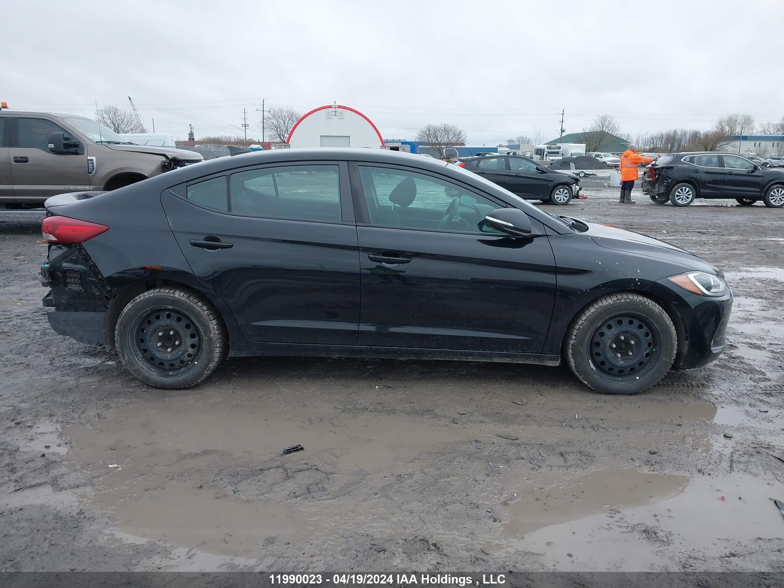 Photo 12 VIN: KMHD84LF8HU401619 - HYUNDAI ELANTRA 