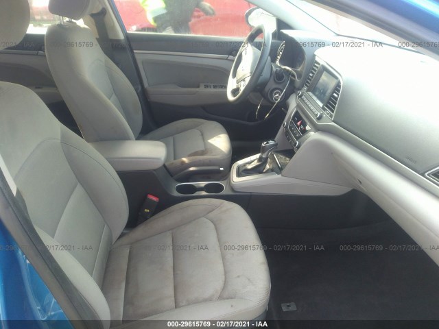 Photo 4 VIN: KMHD84LF8HU410806 - HYUNDAI ELANTRA 