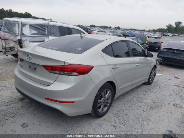 Photo 3 VIN: KMHD84LF8HU431140 - HYUNDAI ELANTRA 